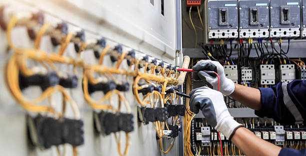 Professional Electrician technician working in Hickory Creek, TX